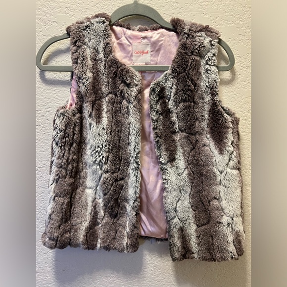 Girl’s Cat & Jack Faux Fur Vest - Picture 1 of 5